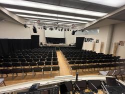 VZK Veranstaltungszentrum Klagenfurt Location Event Kleine Bestuhlung Gesehen Aus Der FOH